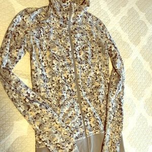 EUC Lululemon jacket